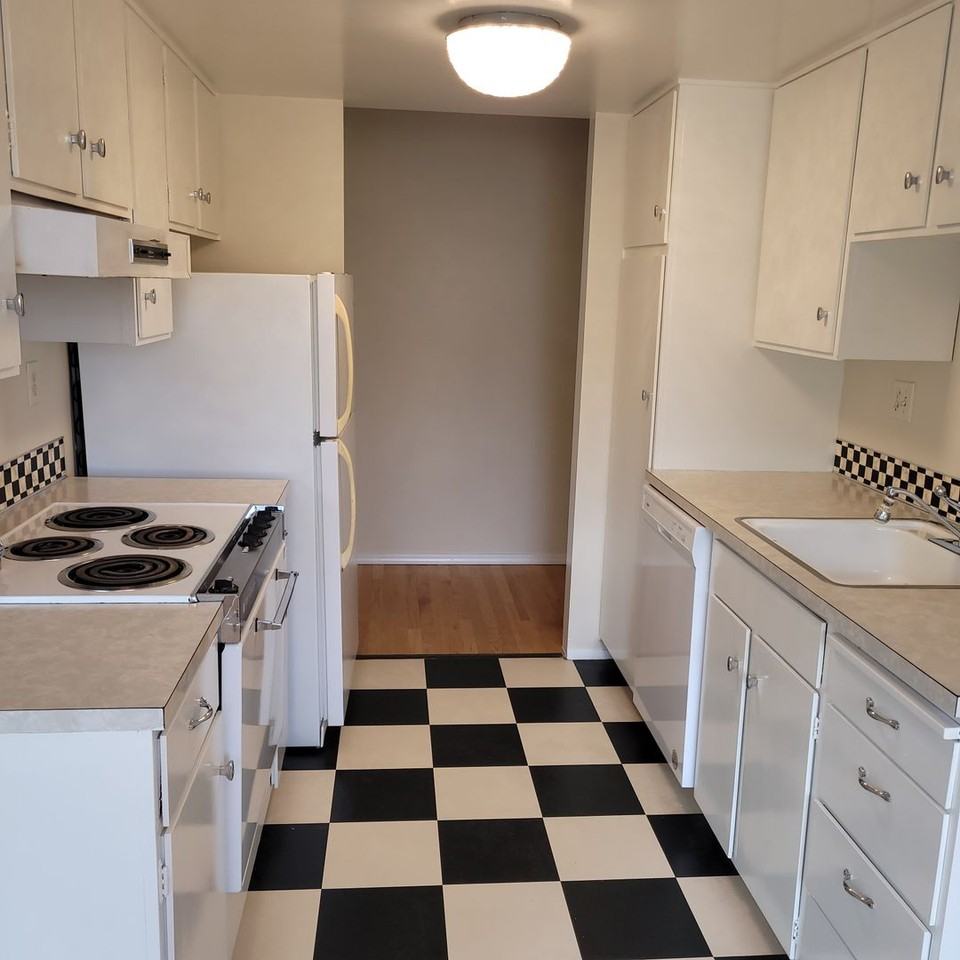 6421 Lake Washington Blvd Ne - Photo 4 of 21