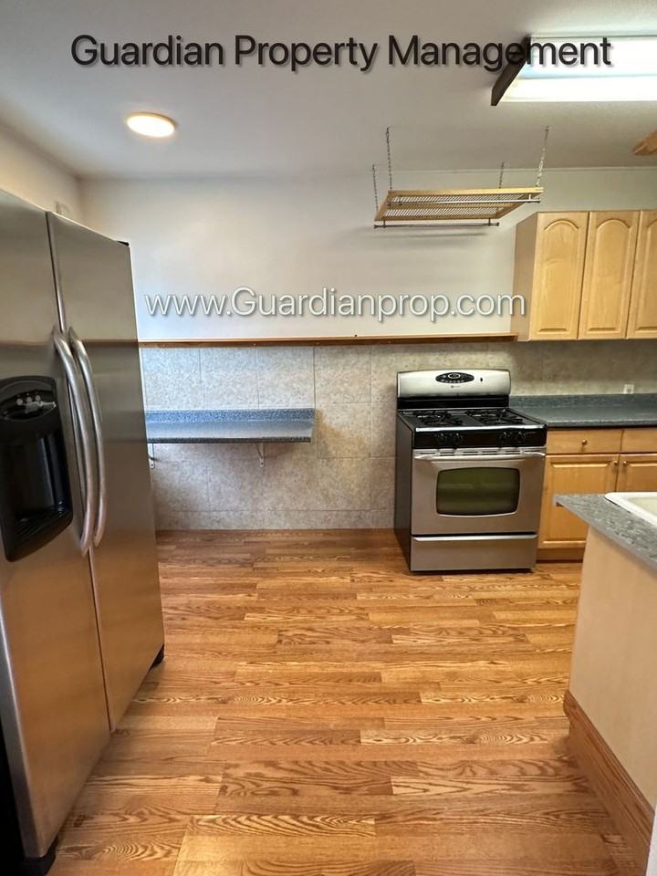 4829 Vincent Ave S #2 - Photo 5 of 20