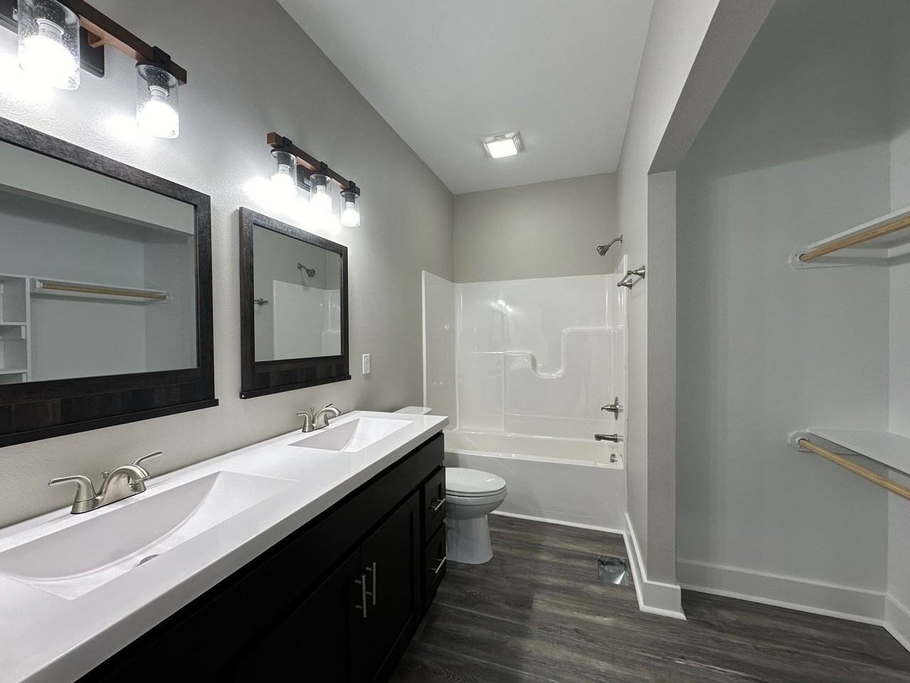 450 23rd St - Photo 4 of 9