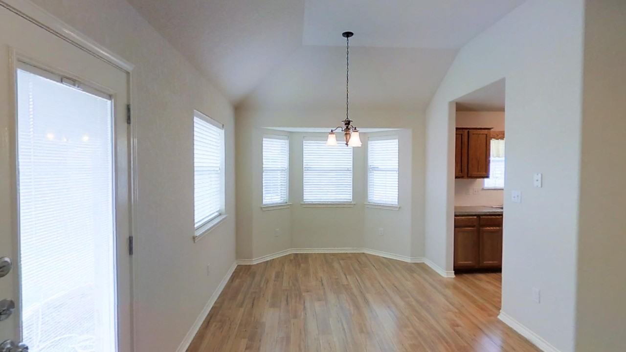 5218 Southern Crossing Dr - Photo 3 of 14