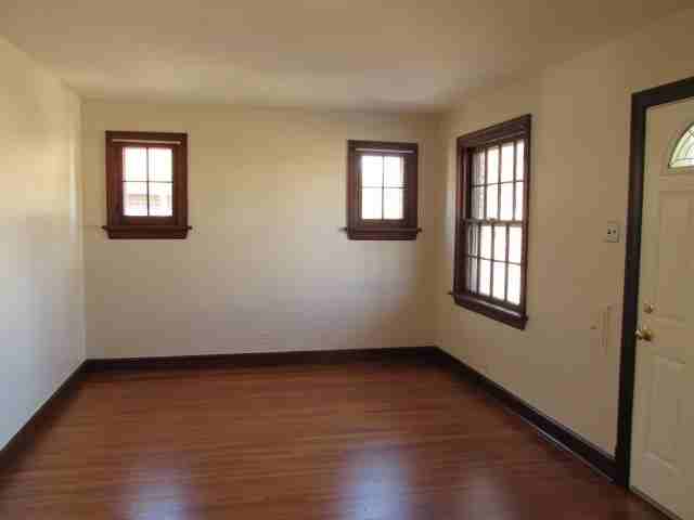 9202 Meadowbrook Ln - Photo 2 of 13