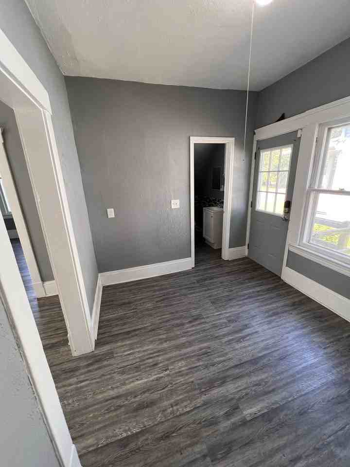 Hosmer Ave. 6606-6608 - Photo 3 of 14