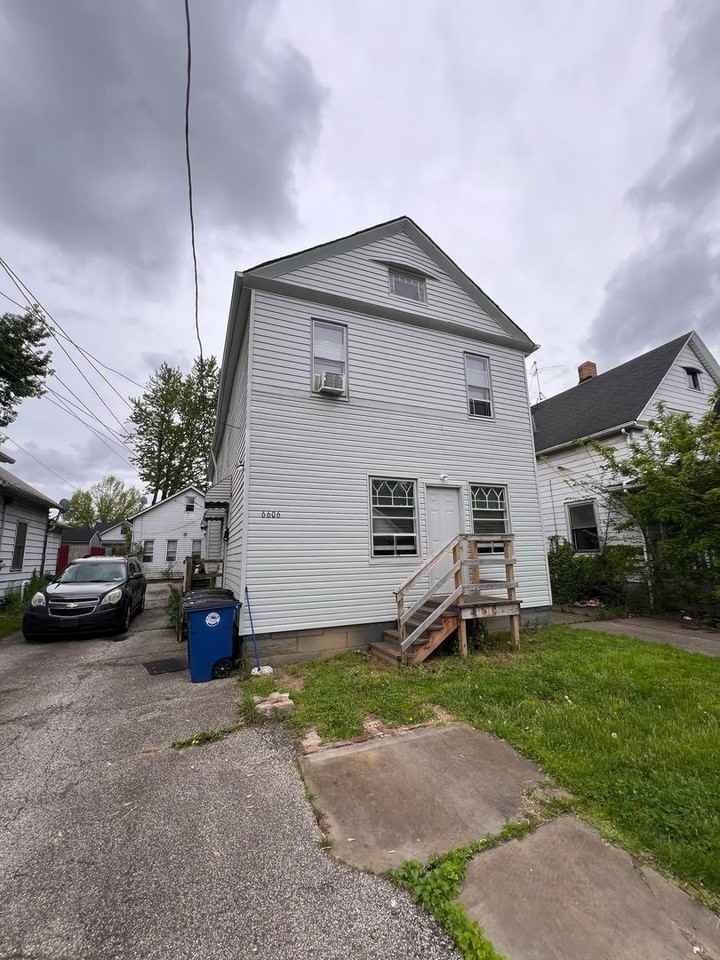 Hosmer Ave. 6606-6608 - Photo 3 of 10