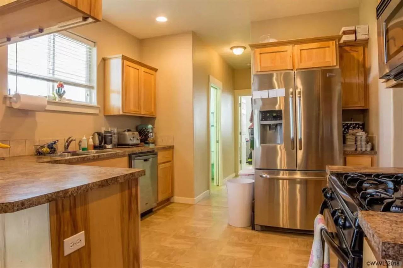 4823 Sw Roseberry St - Photo 4 of 18