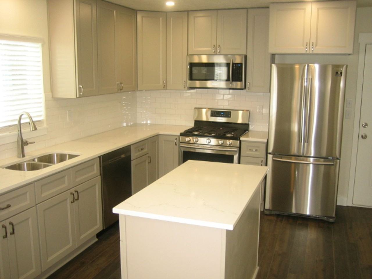 1065 Garnet St Ne - Photo 3 of 13