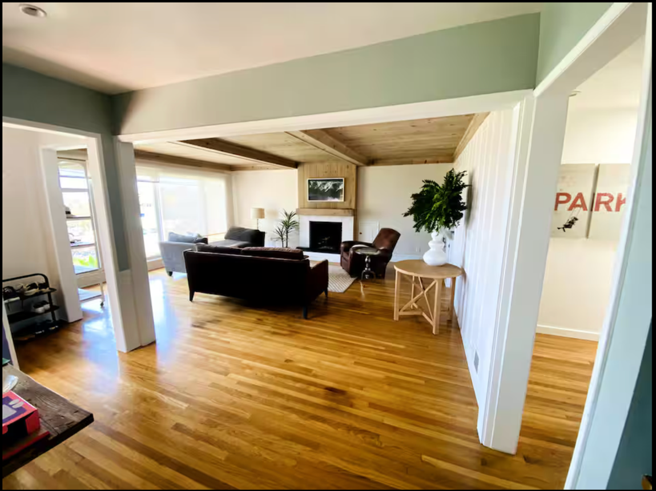 1619 Summit Ave - Photo 2 of 13