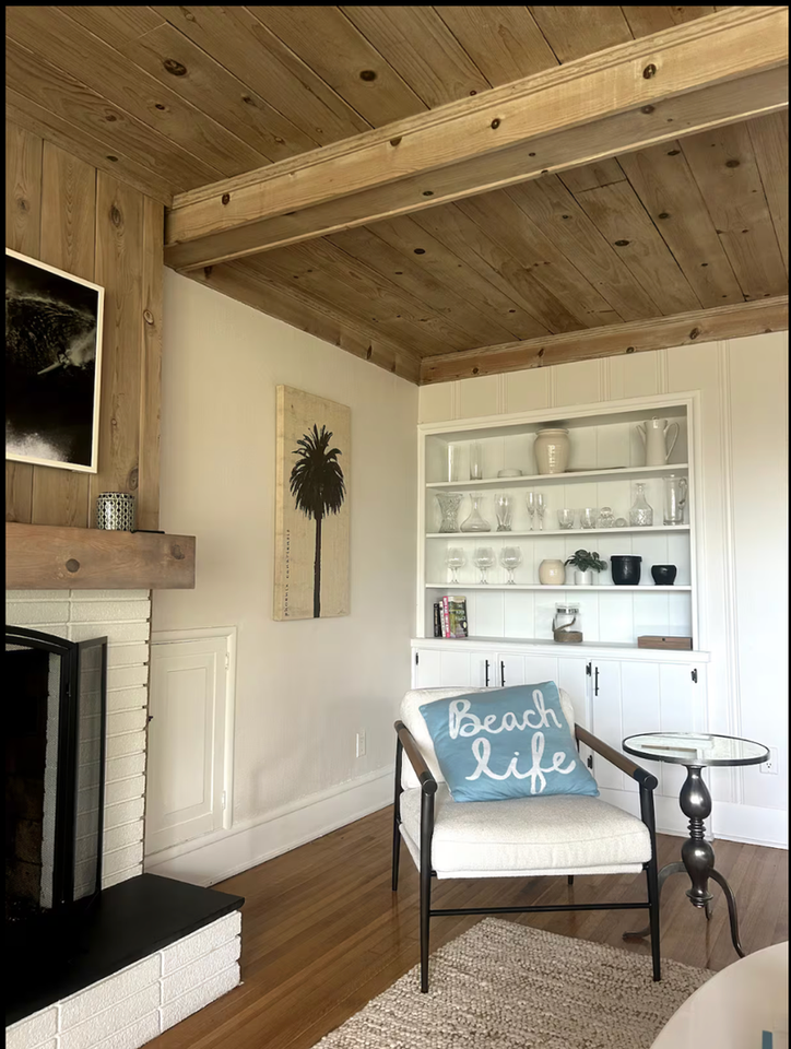 1619 Summit Ave - Photo 3 of 13