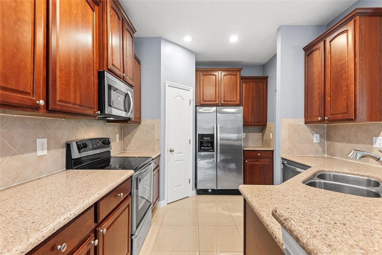 6745 Breezy Palm Dr - Photo 4 of 12