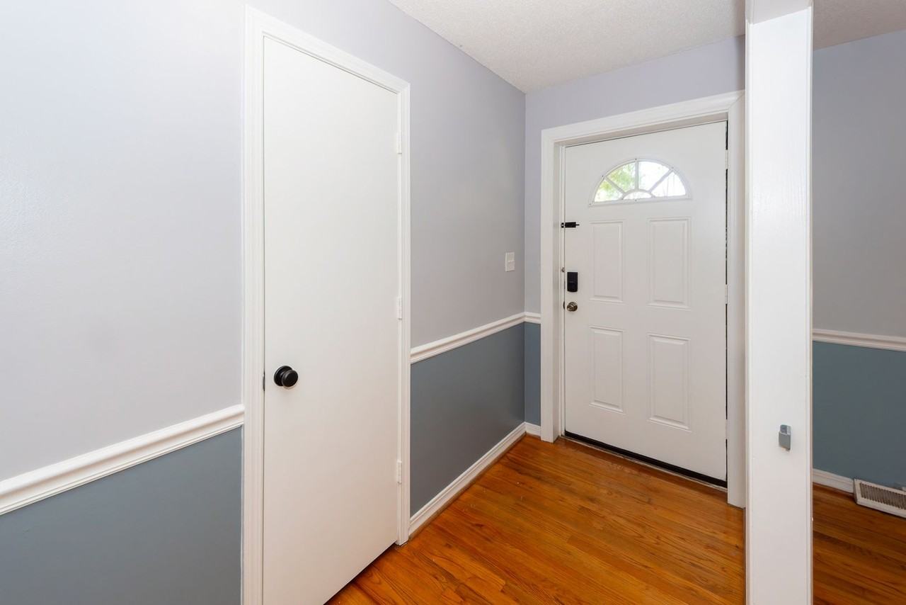 109 Runnymede Ln - Photo 3 of 49