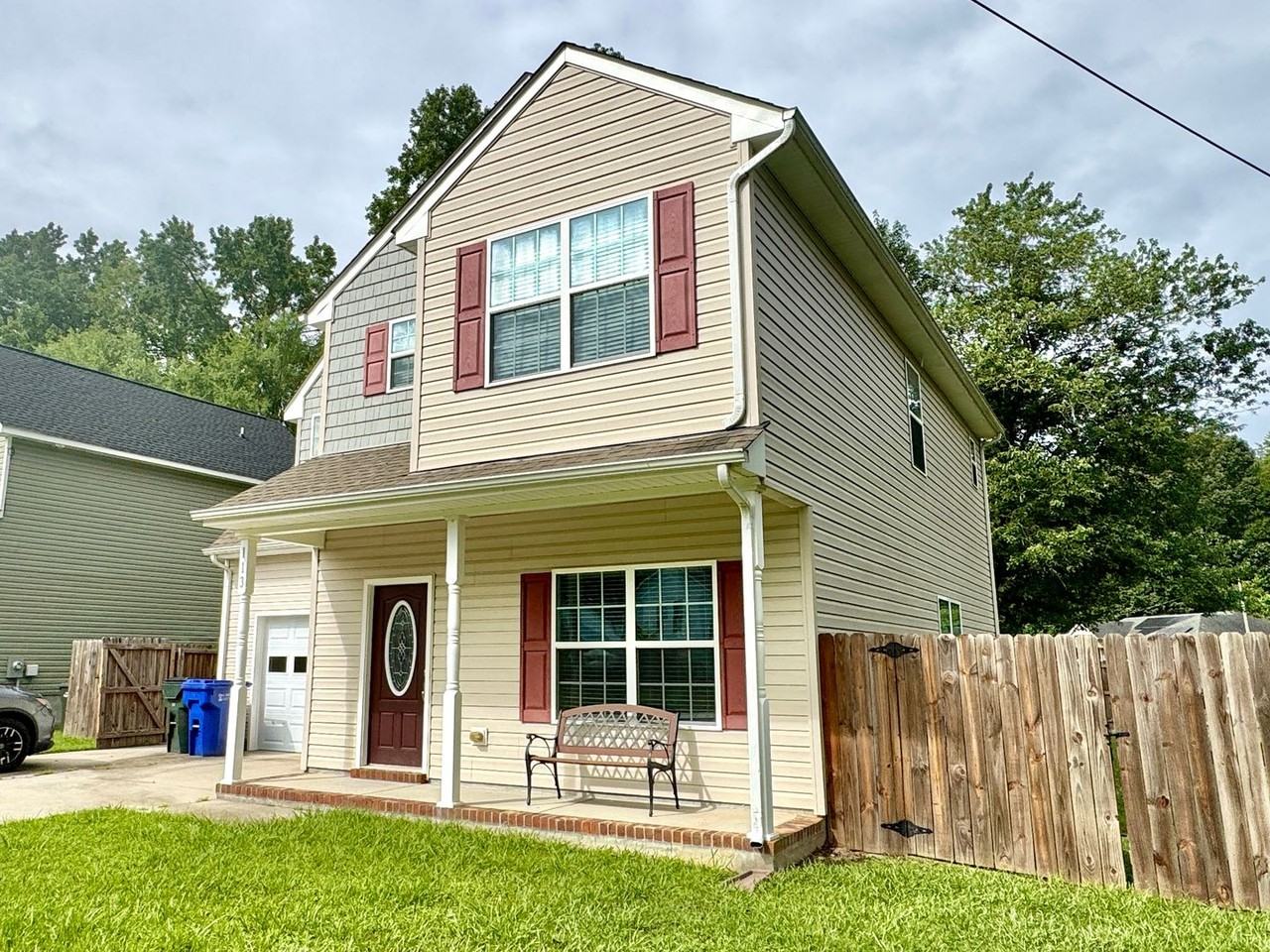 113 Crocker St - Photo 3 of 29