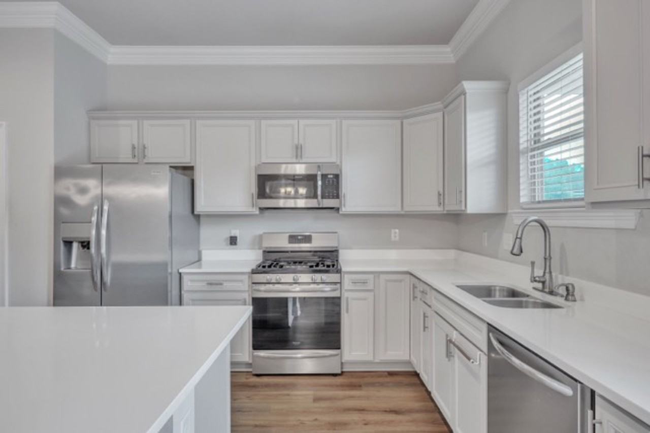 7248 Kenilworth Crossing Ave - Photo 2 of 24