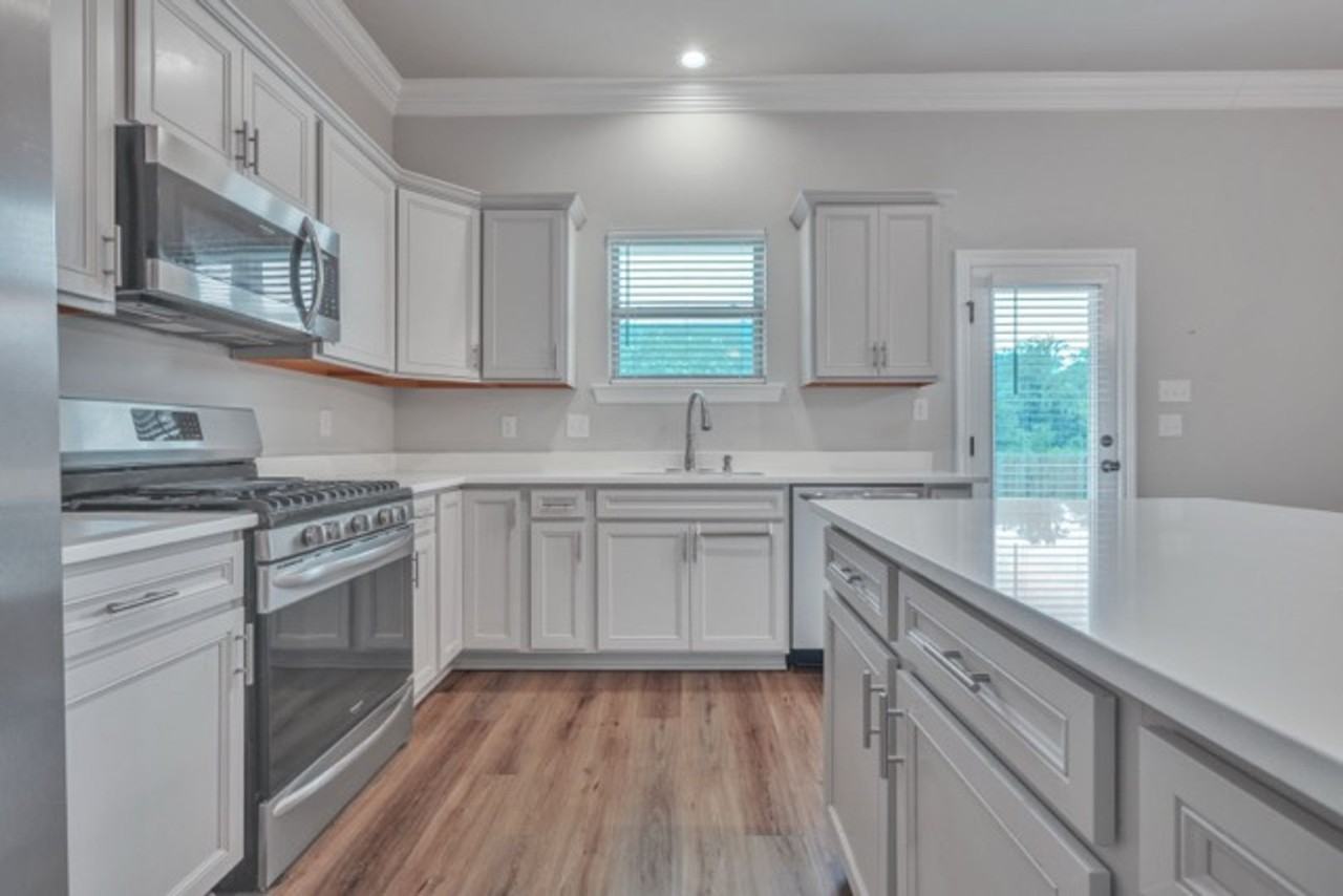 7248 Kenilworth Crossing Ave - Photo 3 of 24