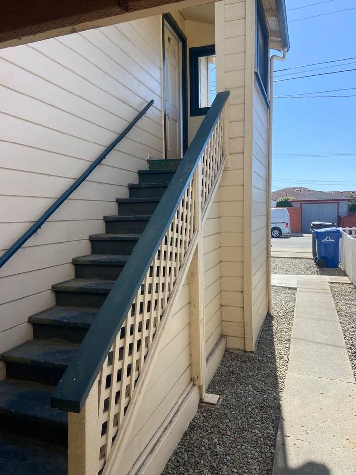 1196 Waring St - Photo 2 of 11