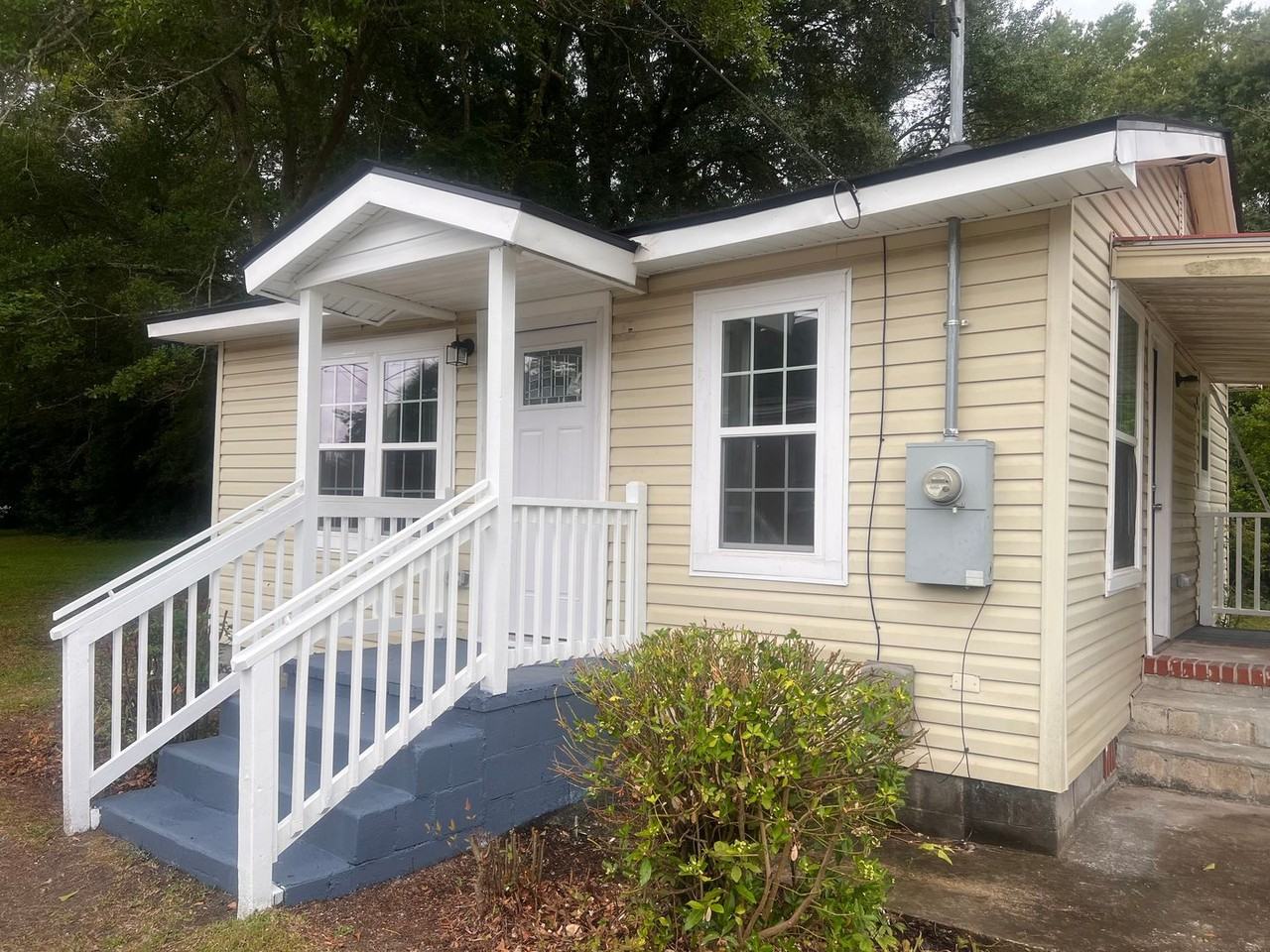 104 Milling St - Photo 2 of 13