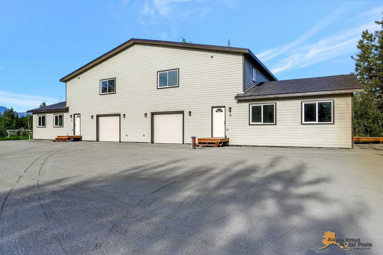 16320 Bradford Drive - Photo 3 of 30