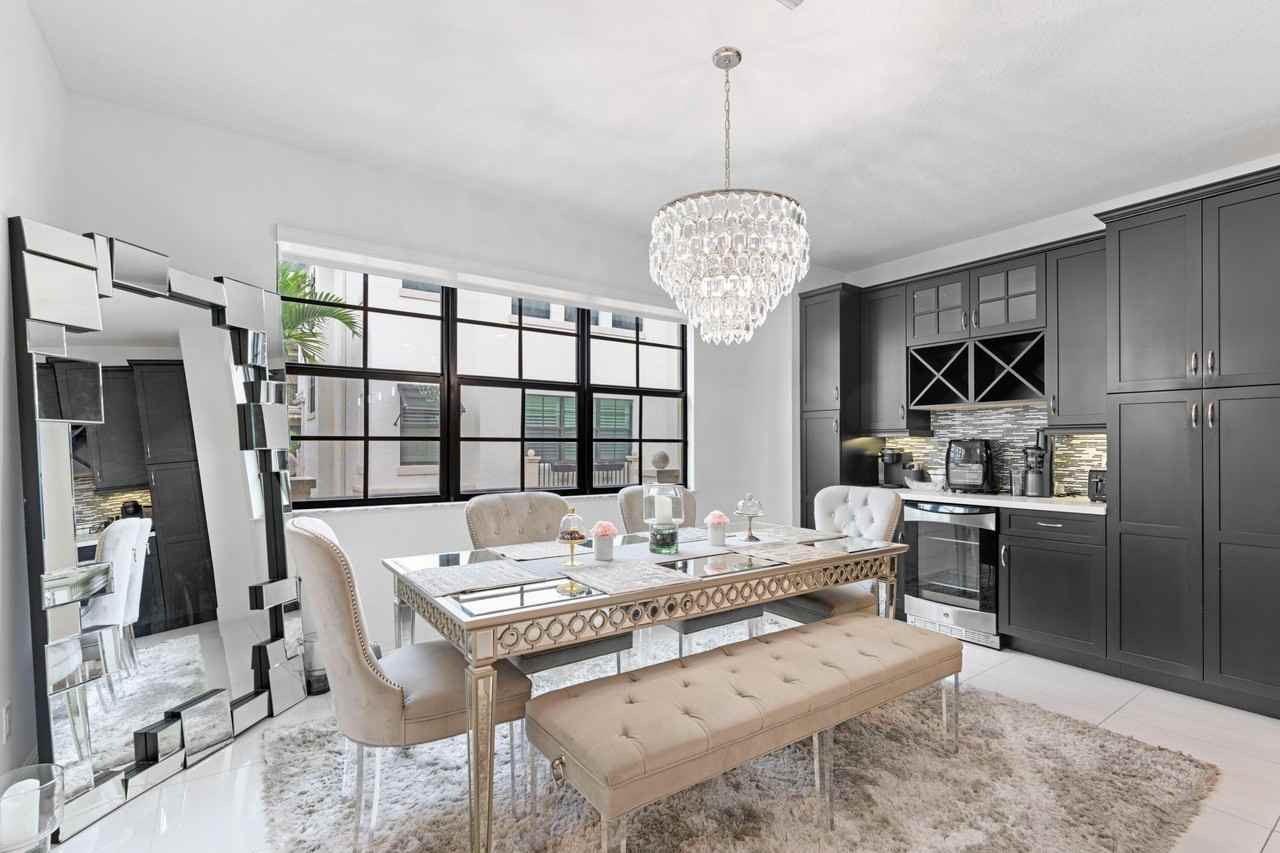 614 Windward Cir S - Photo 6 of 33