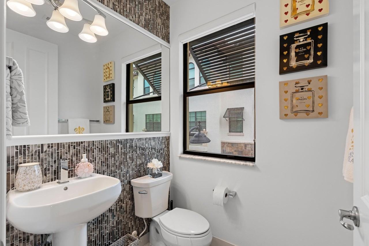 614 Windward Cir S - Photo 7 of 33