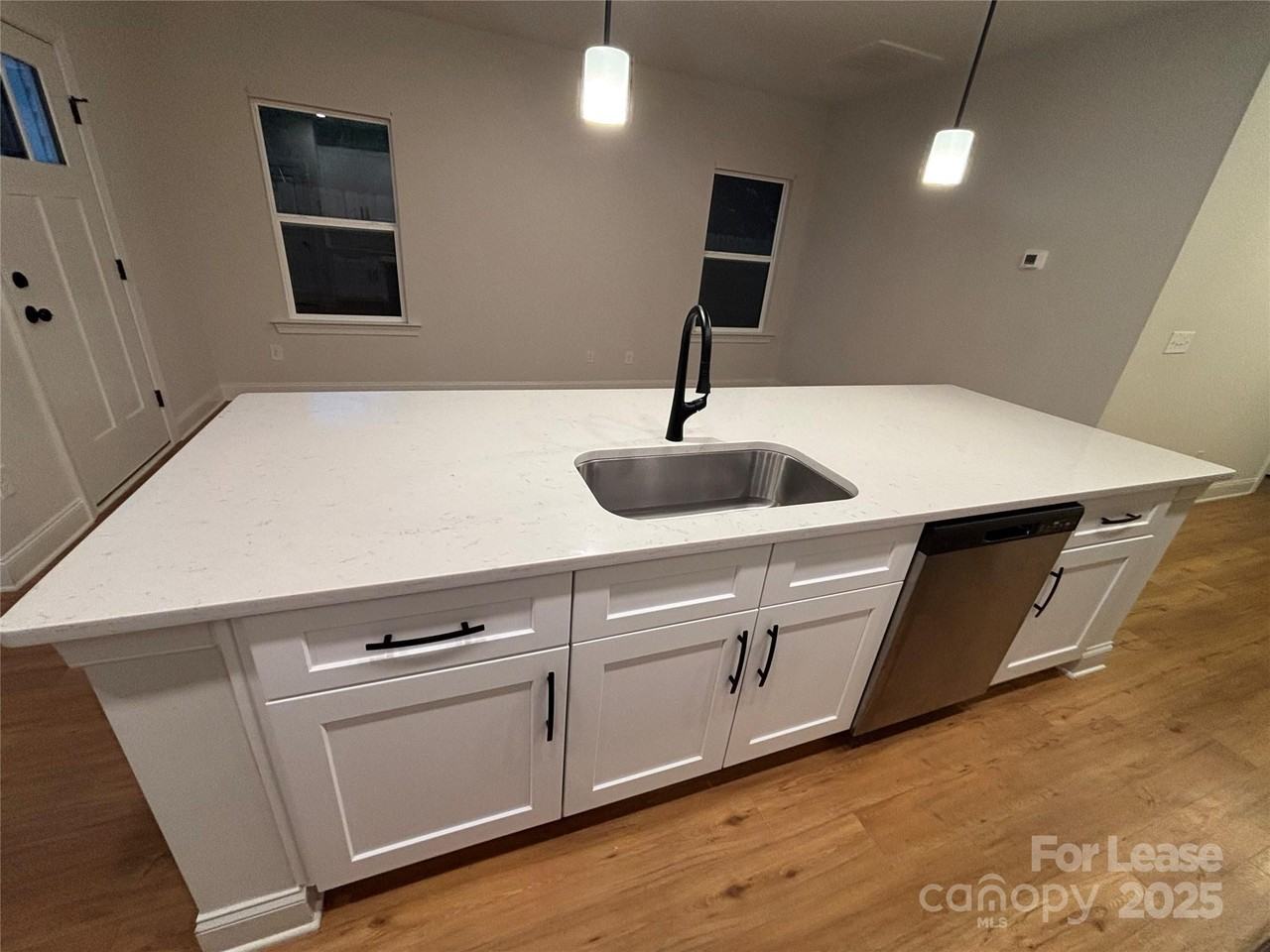 4811 Victoria Avenue - Photo 4 of 12