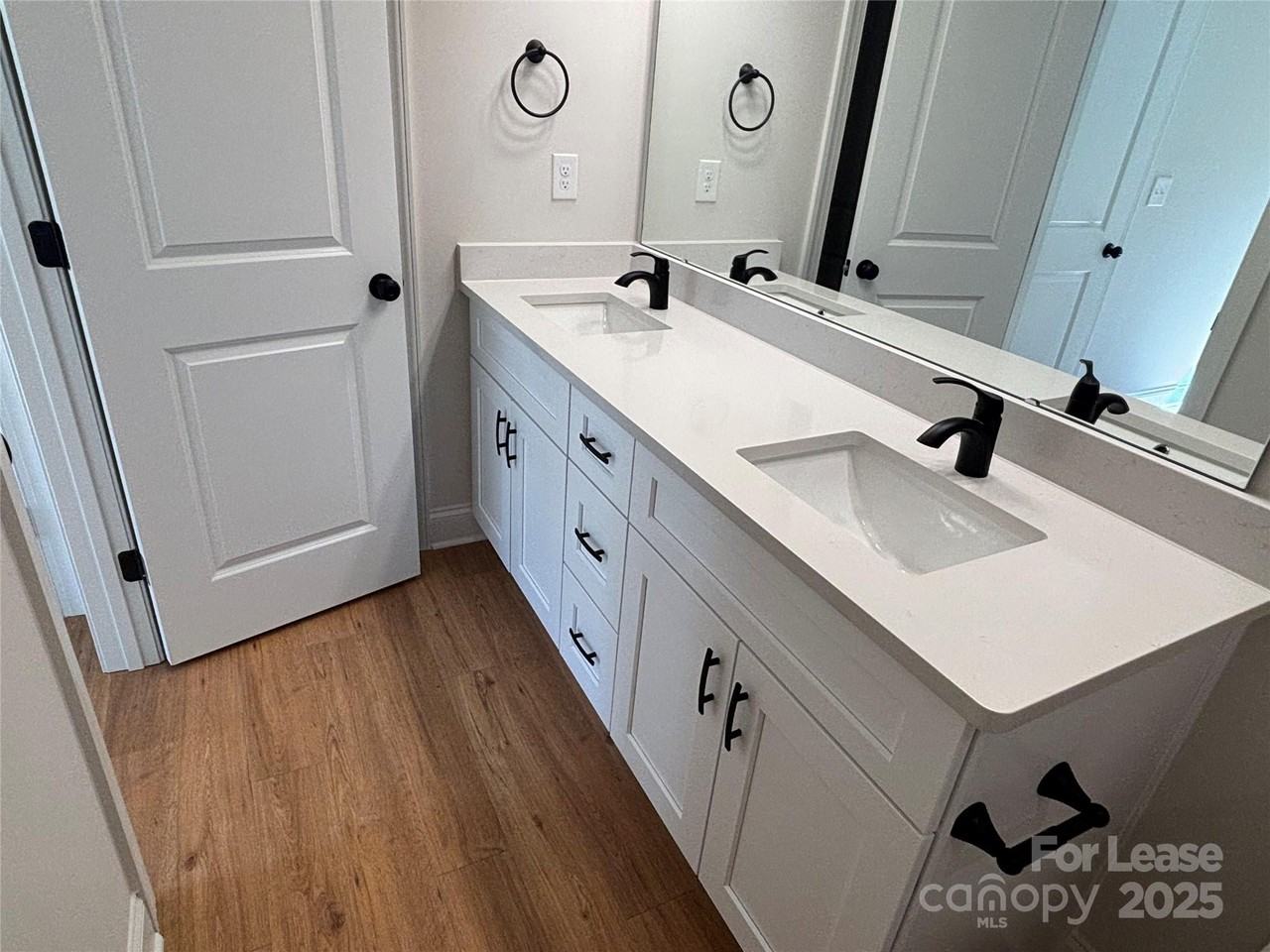 4811 Victoria Avenue - Photo 6 of 12