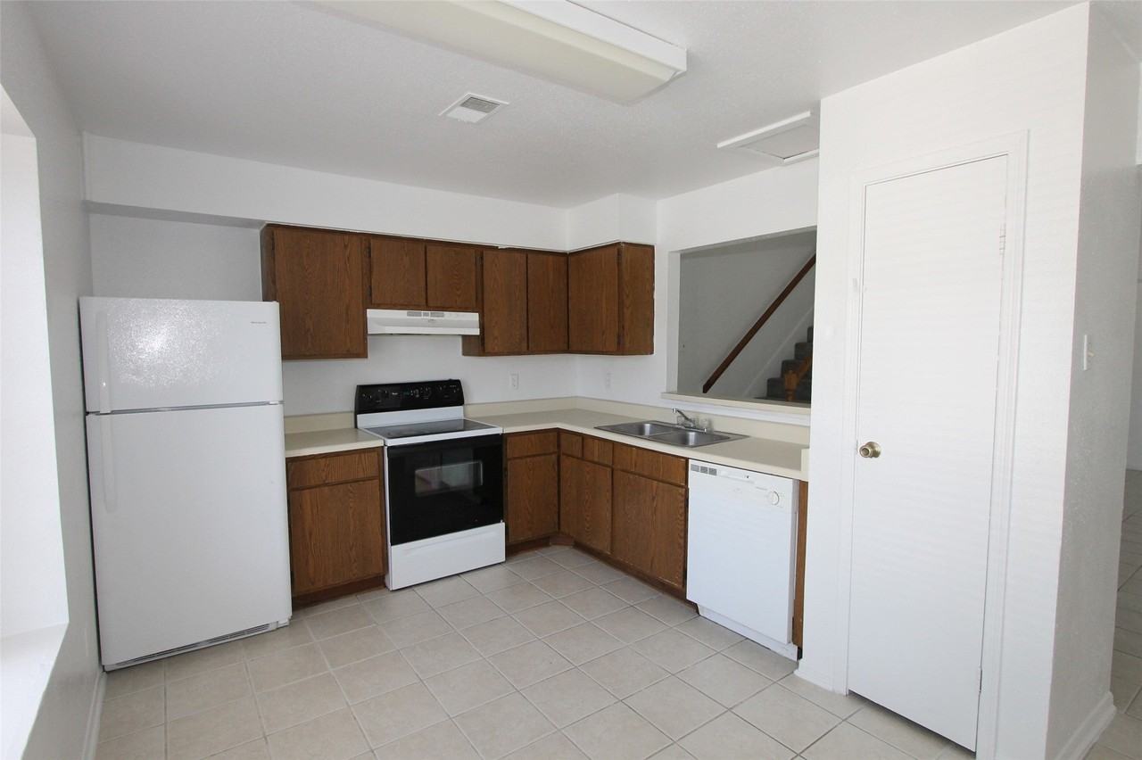 6612 Tamar Dr - Photo 4 of 12