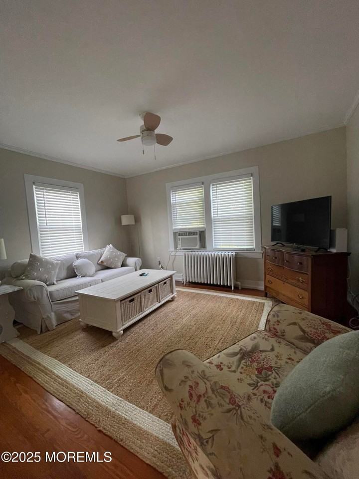 312 1/2 Elberon Ave - Photo 3 of 13