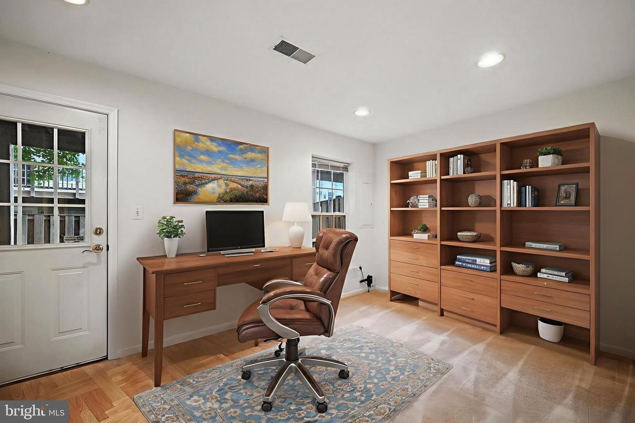 6949 Banchory Ct - Photo 3 of 38