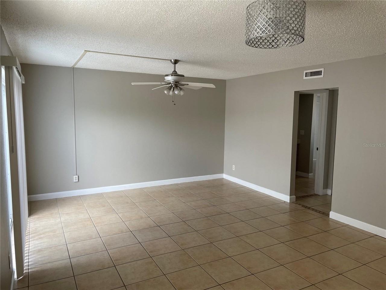 1000 Semoran Boulevard - Photo 5 of 21