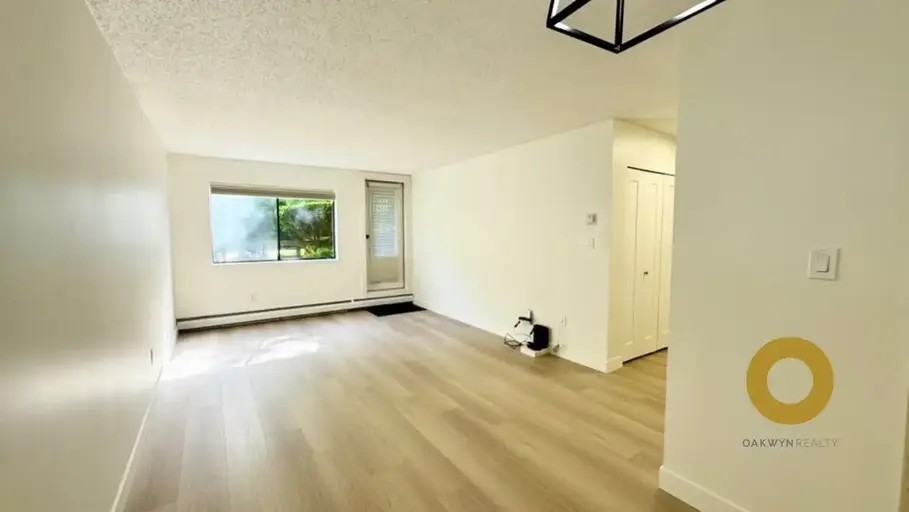 10662 151a St - Photo 2 of 10