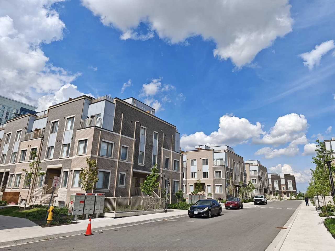 131 Honeycrisp Crescent - Photo 2 of 11