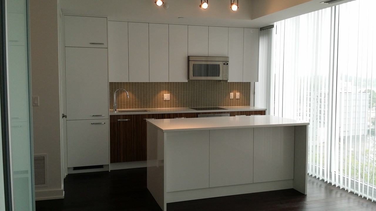 111 Champagne Avenue South - Photo 3 of 10