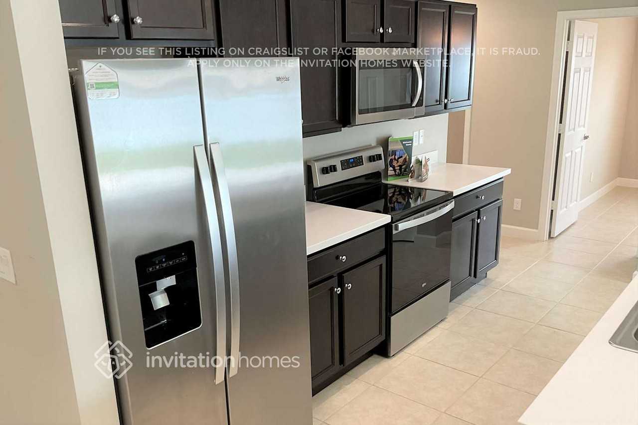 579 Lafayette St Sw - Photo 6 of 17