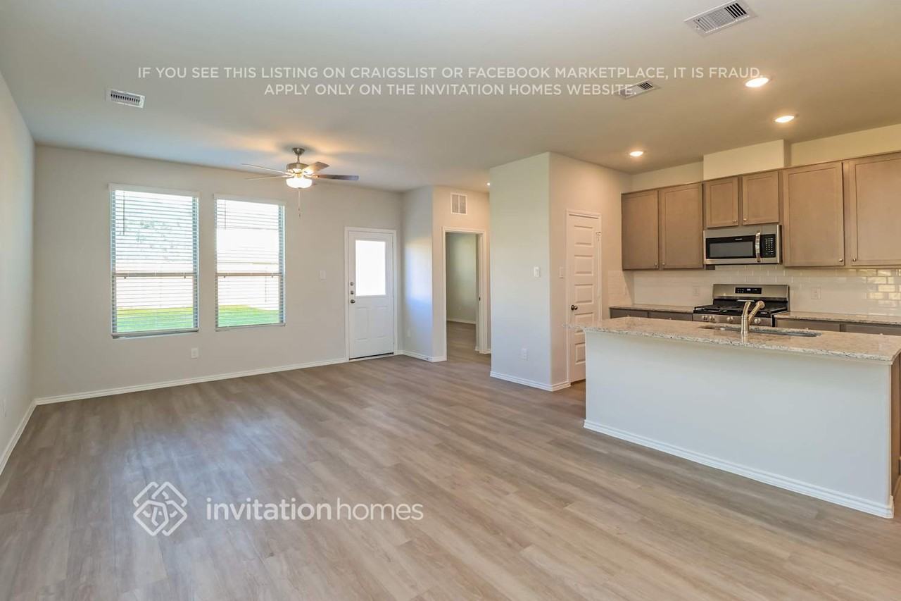 10839 Cloudless Ct - Photo 4 of 16