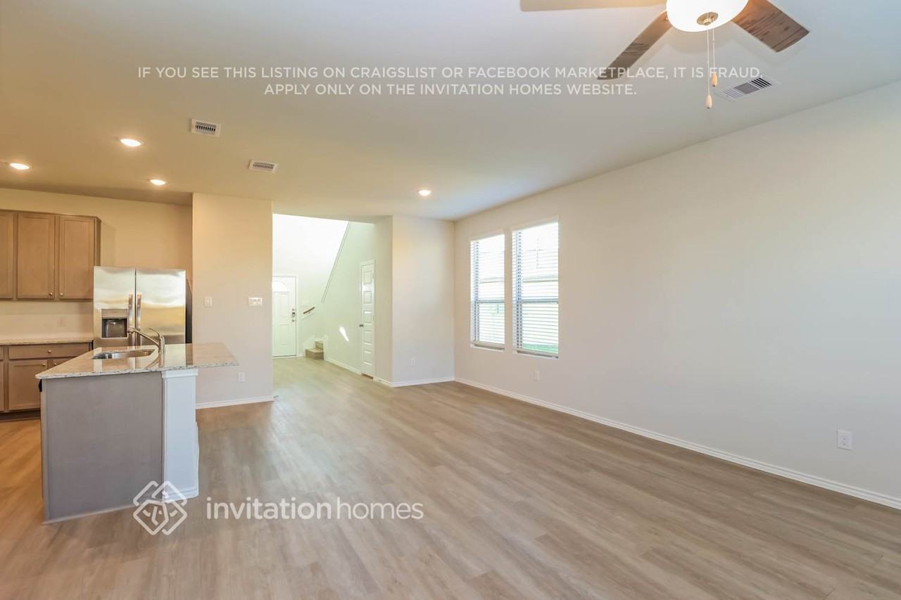 10839 Cloudless Ct - Photo 5 of 16