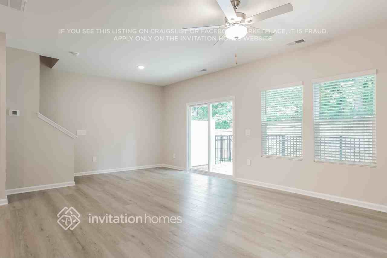 835 Hilton Park Loop - Photo 5 of 30