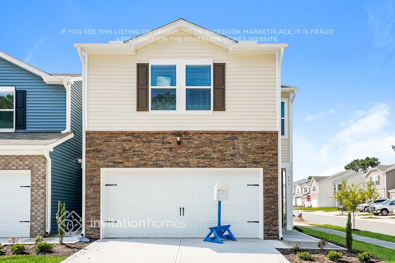 855 Hilton Park Loop