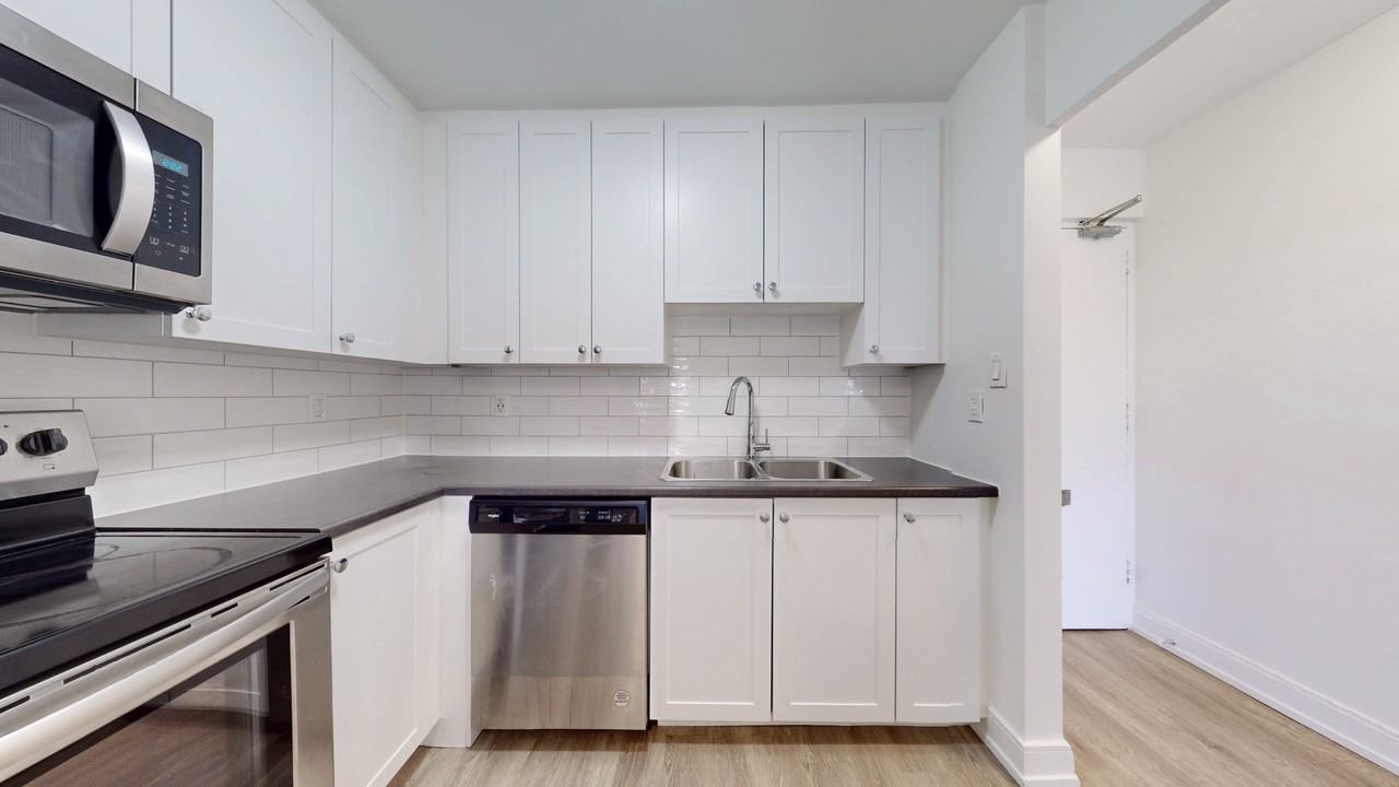 540 Proudfoot Lane - Photo 2 of 14