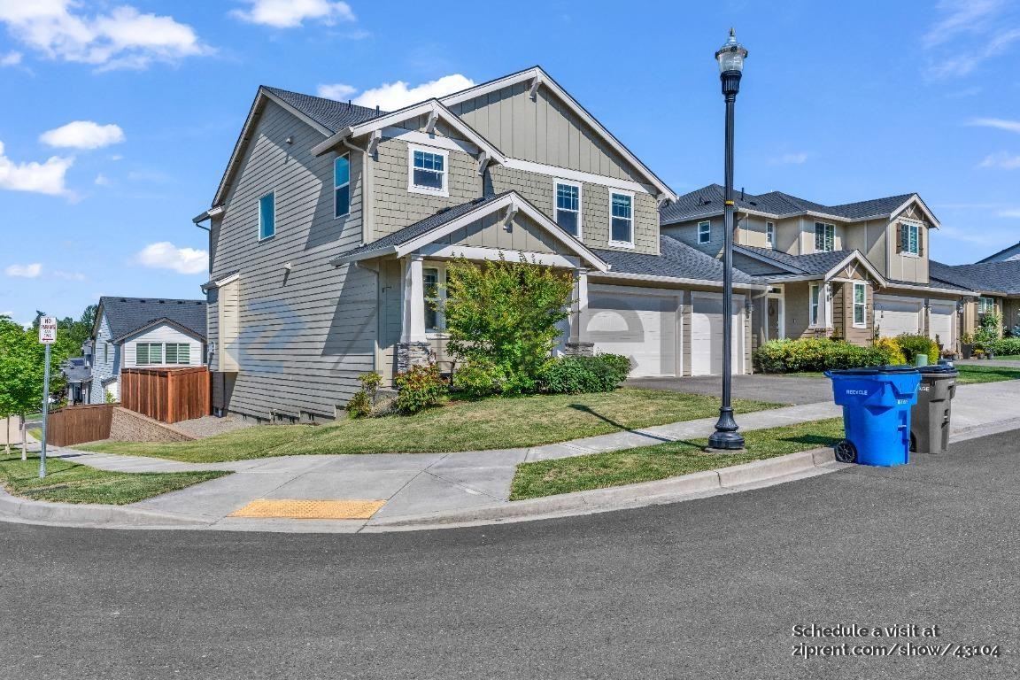 3915 S 40th Pl - Photo 2 of 30