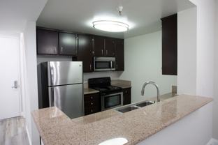 Hawthorne Regency Apartments - Photo 1 of 1