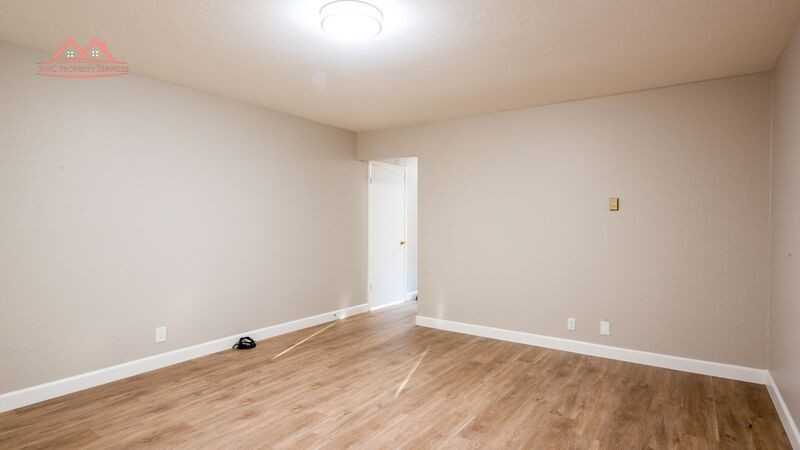 868 Miller Ave - Photo 4 of 19