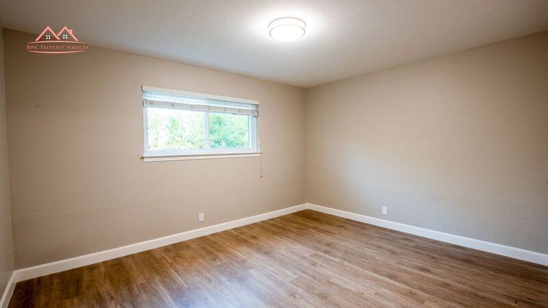 868 Miller Ave - Photo 7 of 19