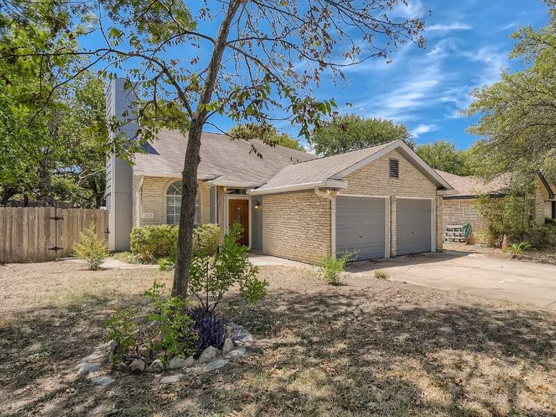 1705 Rusty Nail Loop - Photo 3 of 28