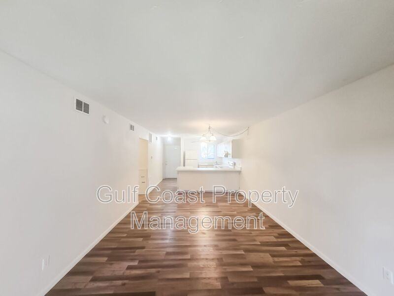 6033 34th St W #11 - Photo 6 of 19