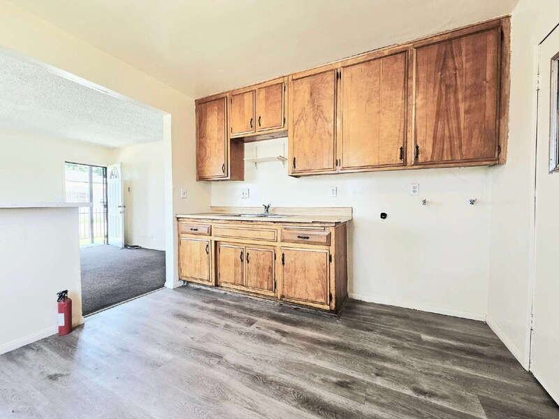 8866 Wall St - Photo 5 of 12