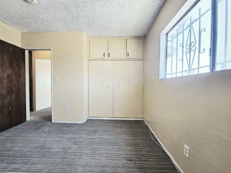 8868 Wall St - Photo 6 of 17