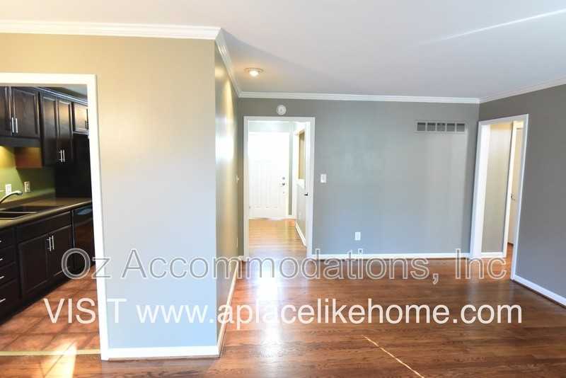 8870 Westbrooke Dr - Photo 5 of 33