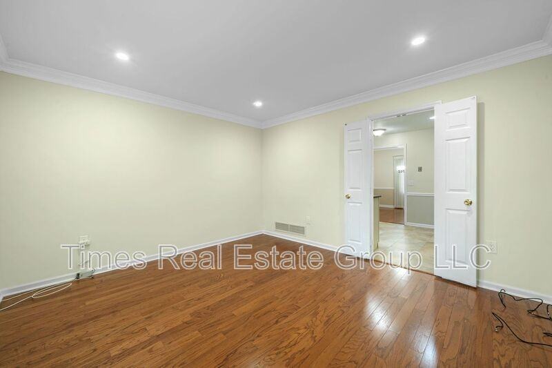 113 Pinecrest Ln - Photo 3 of 30