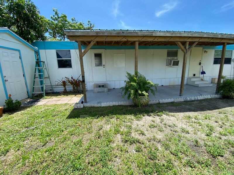 5687 Meadowlark Ln - Photo 2 of 13