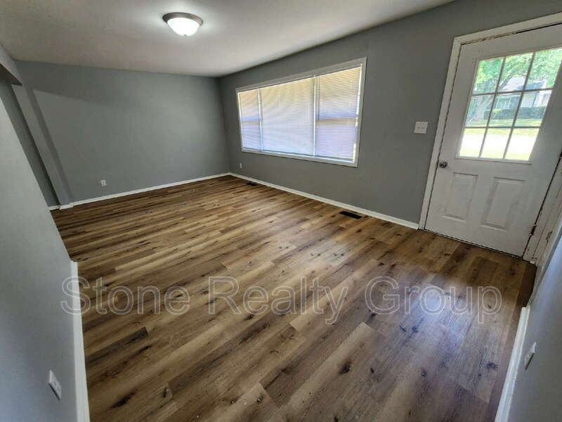 2105 Berne Ave - Photo 2 of 12