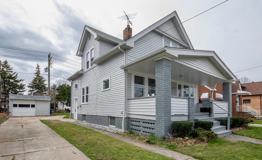 18708 Arrowhead Ave - Photo 1 of 1