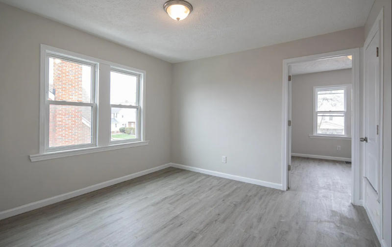 18708 Arrowhead Ave - Photo 6 of 11